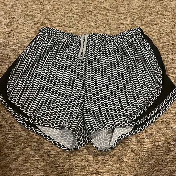 Nike Shorts - Picture 1 of 3
